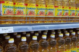 Tặng hàng thiết yếu dịp tết 123 1